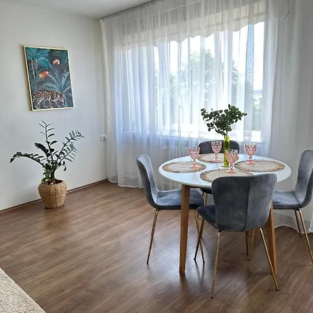 Joe Vaatega Kesklinna Korter Free Parking Appartamento Pärnu